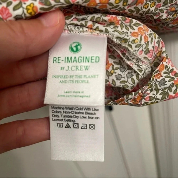 J Crew Fleur top in floral multi from fall 2022. Size XS. Great condition. - Picture 8 of 8
